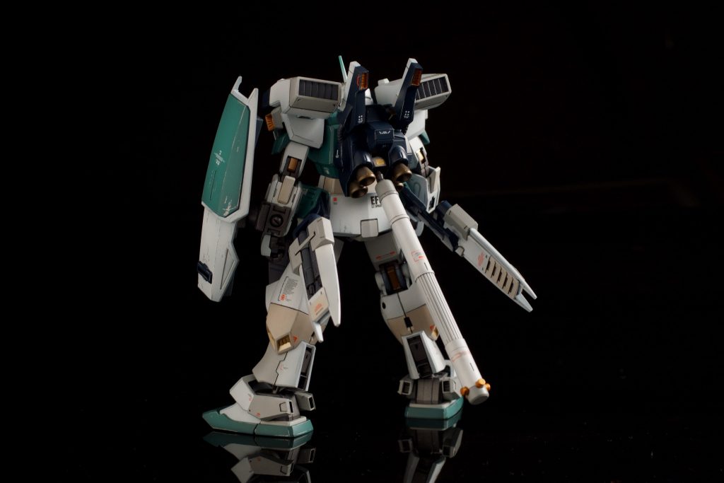 ミサイルポッド位置の延長は、GP03を意識したバランスに。プロペラントタンクは長くて良かったと思います。