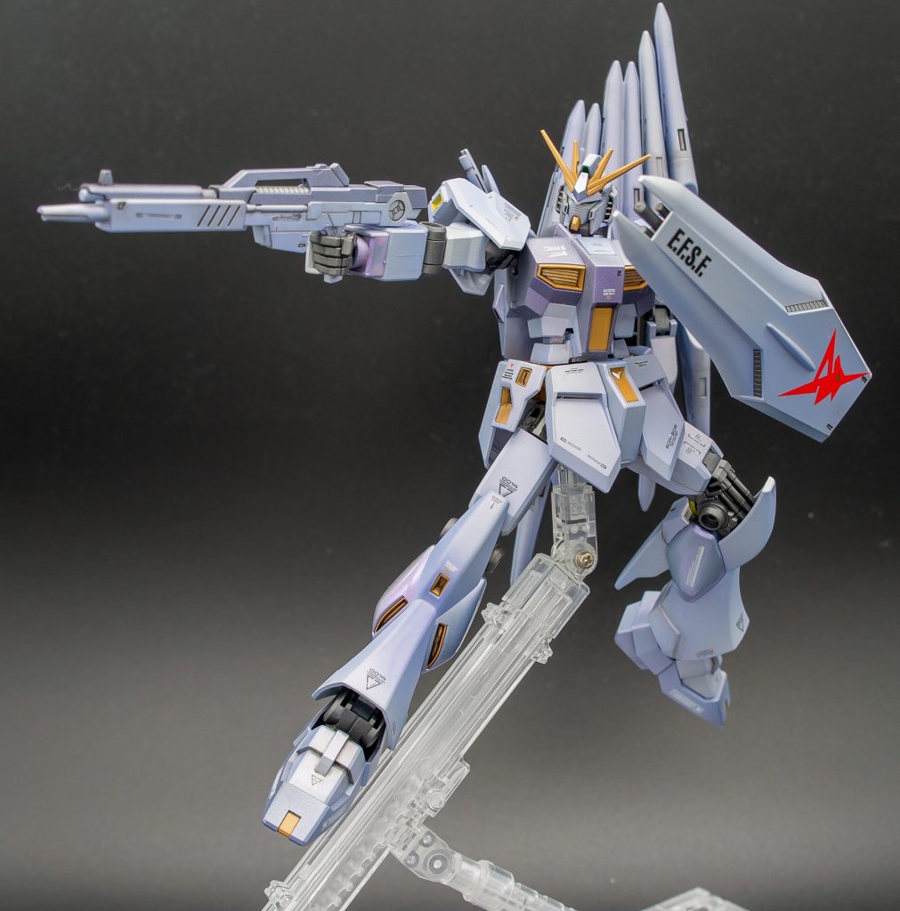 盾のデカールを見てもらうとわかりますが、これMG用です。元の大きさでは色が浮いてしまったので面積大きくして少し違和感を緩和しています。他はいつものハイキューデカール。