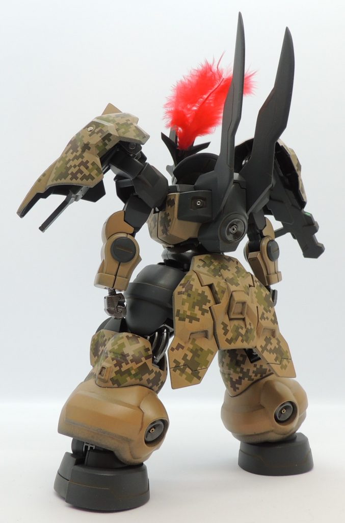 アド・ステラの世界で迷彩塗装がどれだけ有効か定かではありませんが、民族色豊かな陸戦兵器としての雰囲気重視で製作しました。