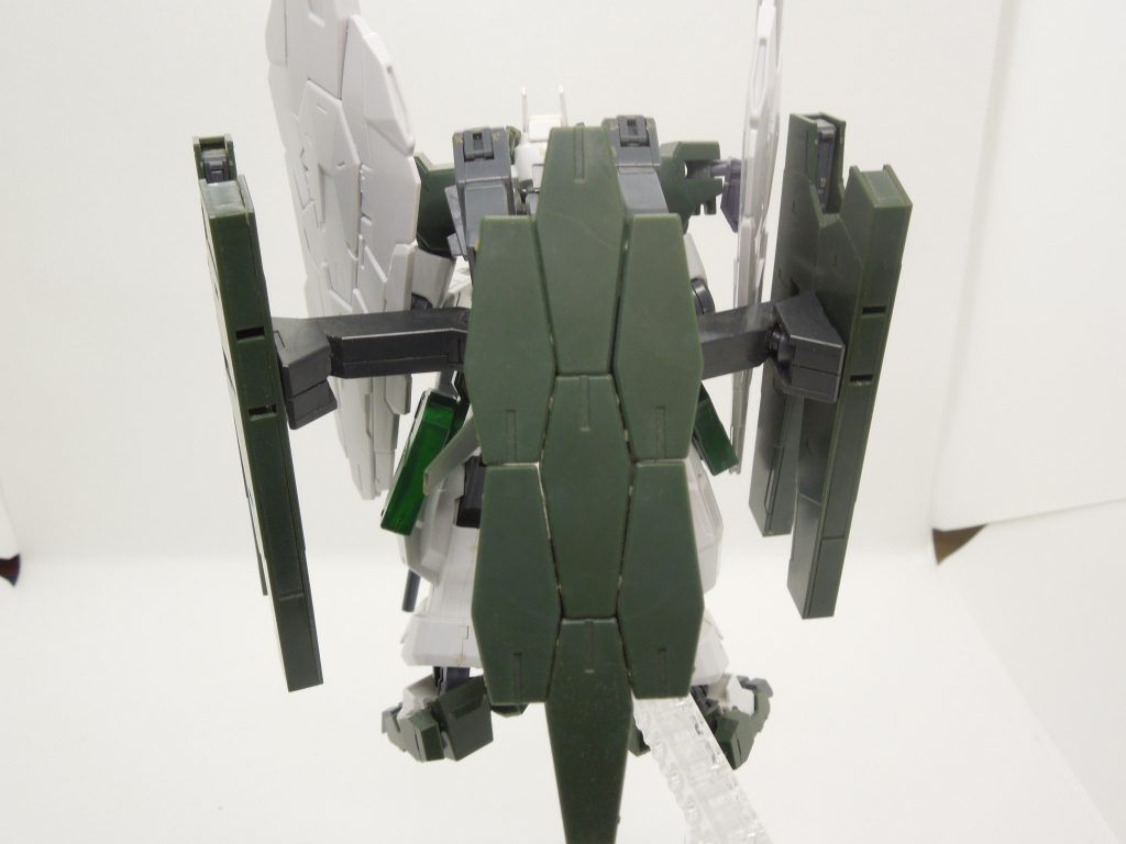 ビット制御を任せ、ダイバーのナンナの正確な狙撃で敵機を撃破する。しかし、ナンナが「自身の描く戦術やスケジュールが崩れるとパニックになる」という短所があるため、常に僚機が随伴しつつの連携行動を必要とする