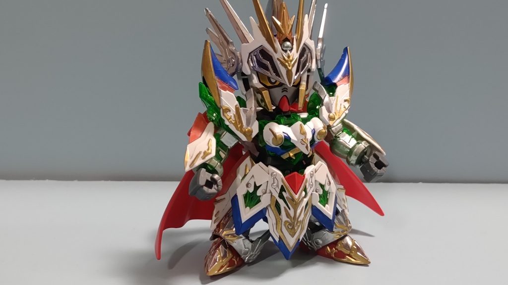 まずは正面から、全体的に完成品は白いのですが・・・形成色青多すぎませんかね？( ;∀;)あと今更ながらニューメッキシルバーを初使用しましたやっぱシルバーはメッキ風がカッコいいですね！