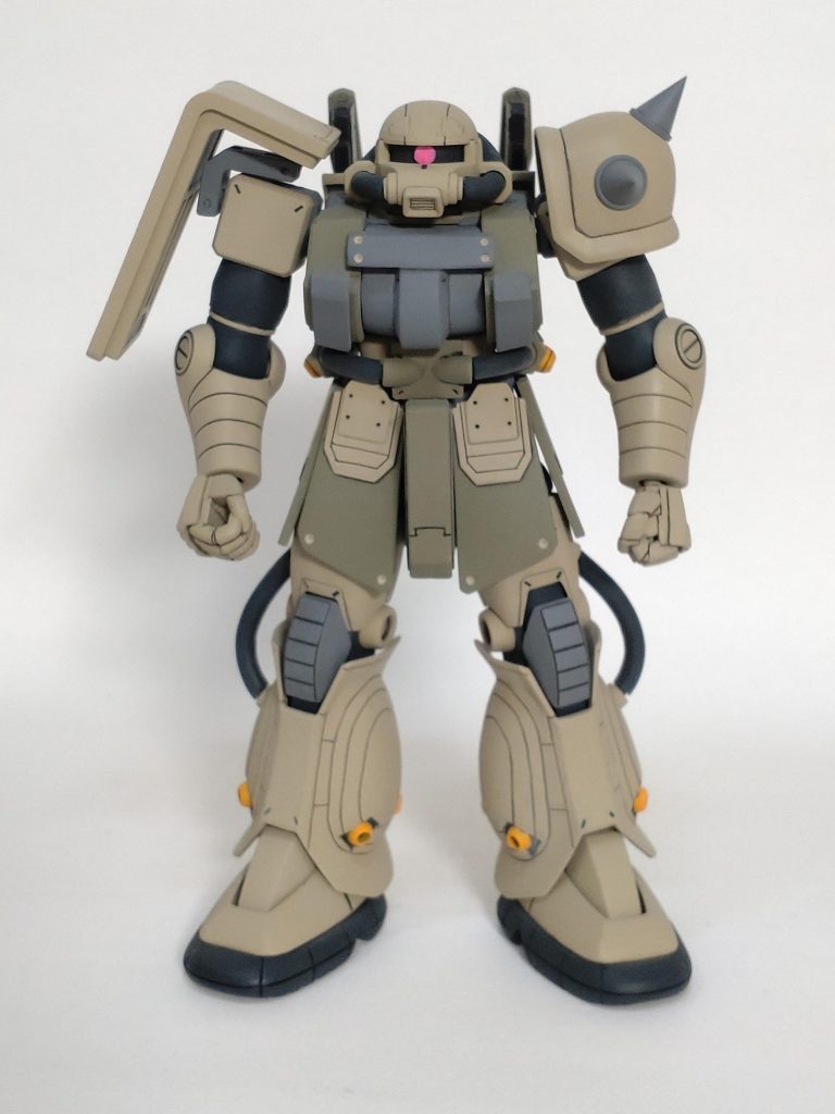 設定画を参考に改造し、塗装しました。