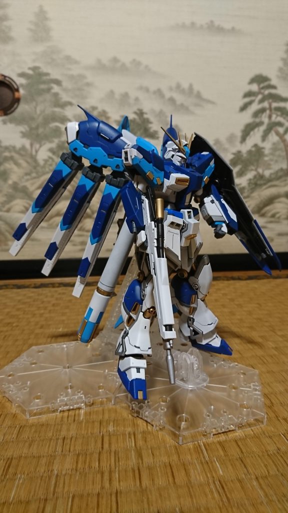 塗装は全てクレオスのスプレー缶 手軽でいいかなと思ったら 下地として使ったクレオスのサーフェイサー1500ブラックは3缶ホワイトは4缶も消費してしまった。 効率が悪いのか？ それともこんなものなのか？