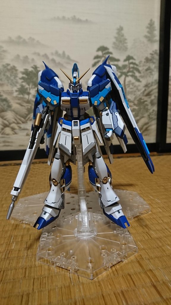 ちょっとだけカラーアレンジでスカイブルー 本来シルバーのところをゴールドに変更したりしました。写真撮影も素人ですいません。