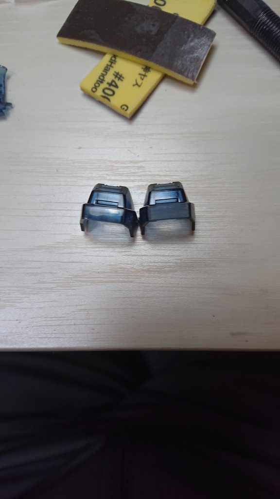 左が磨いた後(笑)