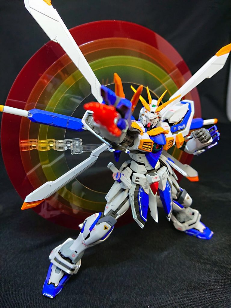 本体白:ガンダムカラースプレー・ホワイト本体グレー1(各部の薄いグレー):Mr.カラースプレー・明灰白色本体グレー2(膝の濃いめのグレー):本体青:タミヤカラースプレー・ブルーヴァイオレット⇒Mr.カラースプレー・クリアーブルー本体黄:Mr.カラースプレー・黄橙色⇒Mr.カラースプレー・クリアーオレンジ各部銀:シールorガンダムマーカーEX・メッキシルバー一部フレーム:Mr.カラースプレー・ニュートラルグレー本体フレーム:未塗装胸部:Mr.カラースプレー・メタリックグリーンスミ入れはタミヤの市販のスミ入れ塗料(グレー、ブラック)です。