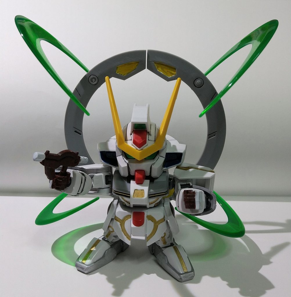 金色の部分塗装をしたあと、はみ出た部分をヤスリで削り、目立たなくしました。 