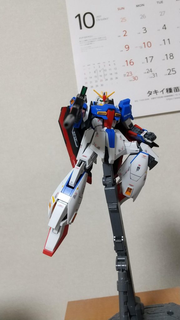 下からの敵襲にビームライフルで応戦!Zガンダムって何でこんなにイケメンなんだろう?w