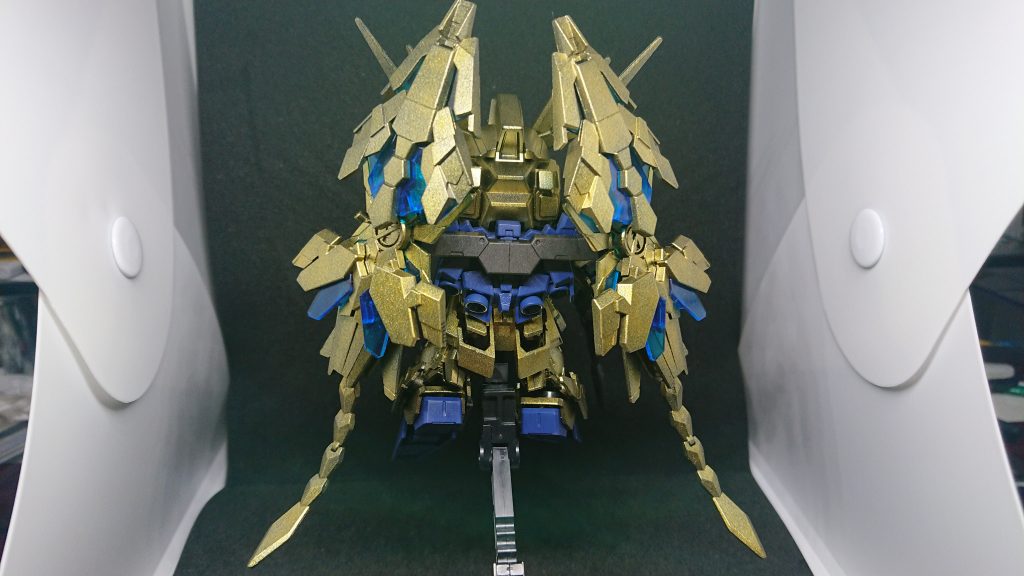 後ろより。クリアパーツを活かす組み立てになってるためによくパーツが外れますｗ覚悟を決めて接着するべきかも。