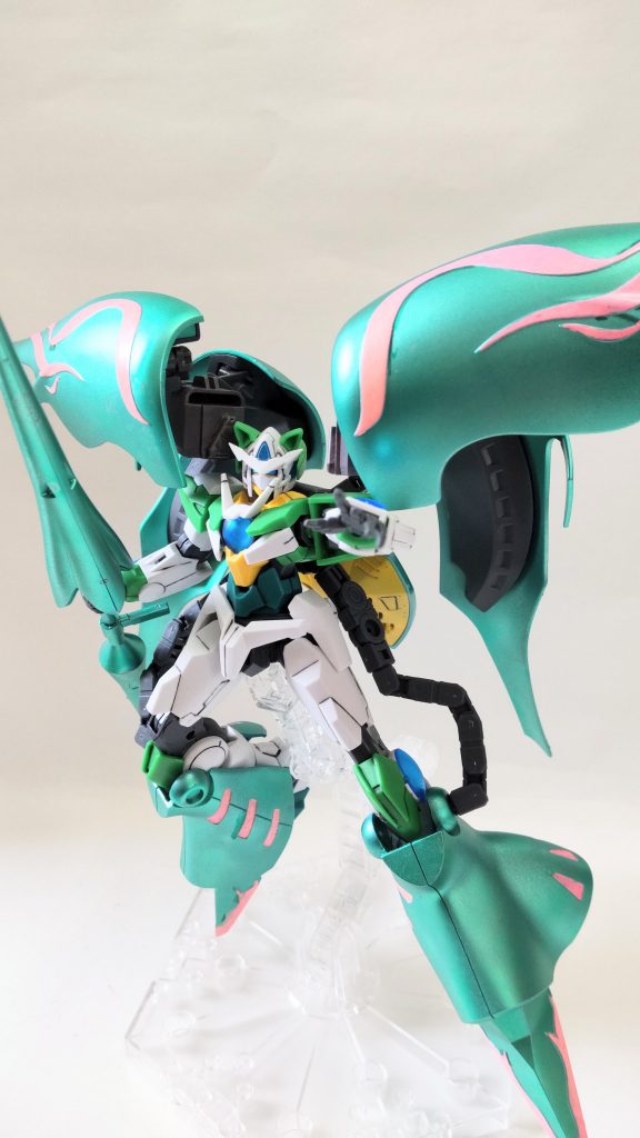 普段のバトルではこの形態になることはないが、自分が強敵と認めた相手(主にフミナとギャン子)には容赦なく、オールレンジ攻撃+格闘戦を仕掛けていく。