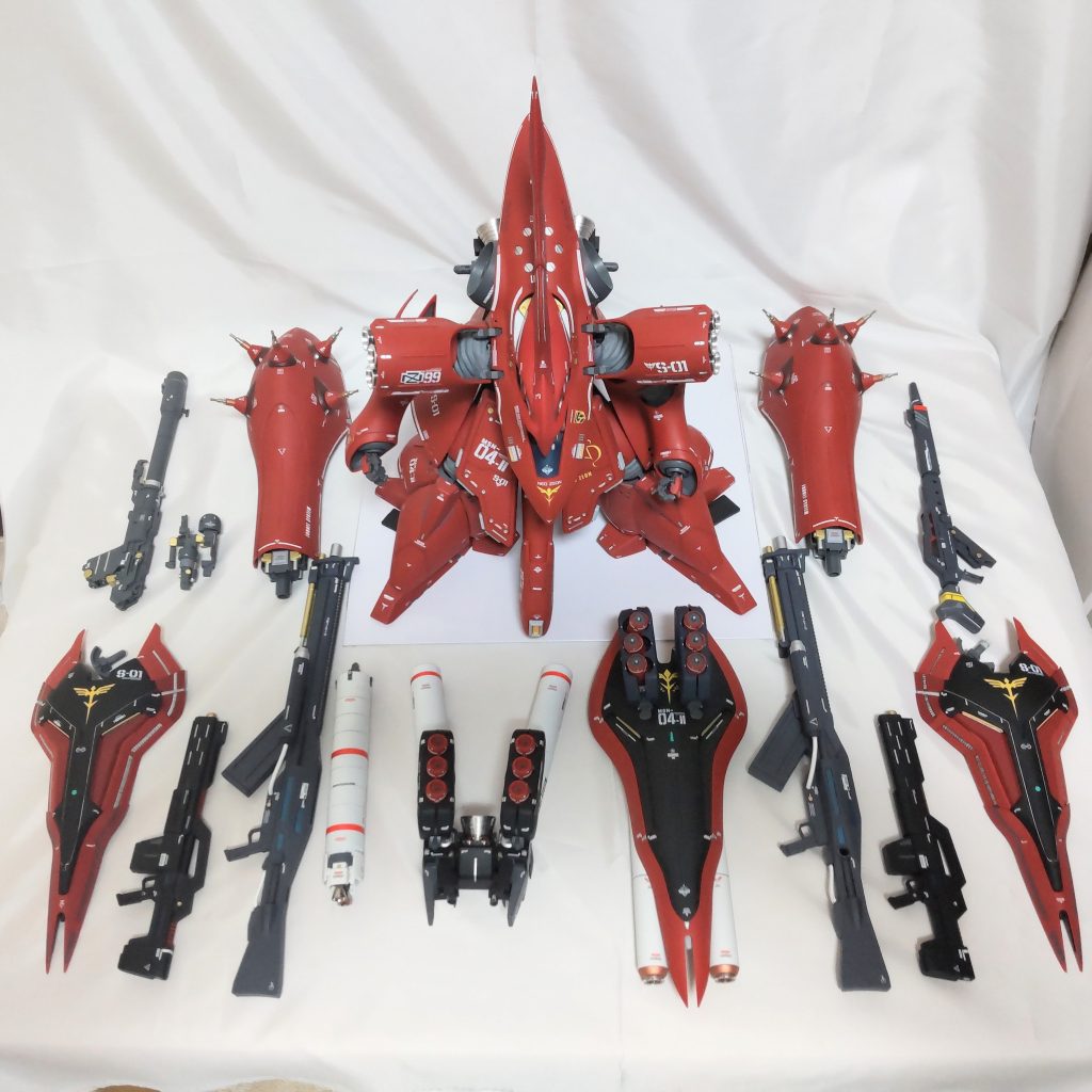 装備概要ハイ・メガ・シールド+ファンネルコンテナ大型メガ・ビーム・ライフル×2追加ファンネルコンテナ付きバックパックビーム・ショット・ライフル×2ロング・ライフル+バズーカシールド×2ビーム・トマホーク×2 ビーム・サーベル×6ファンネル×10+追加 12 = 22