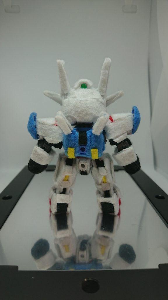 後ろ。穴と関節部はあえて貼ってません。一応可動式です。ここまでやって「あそこはああすればよかった」「これは省けた」と思いつくのは自身のレベルが上がったのか冷静になっただけなのかｗ