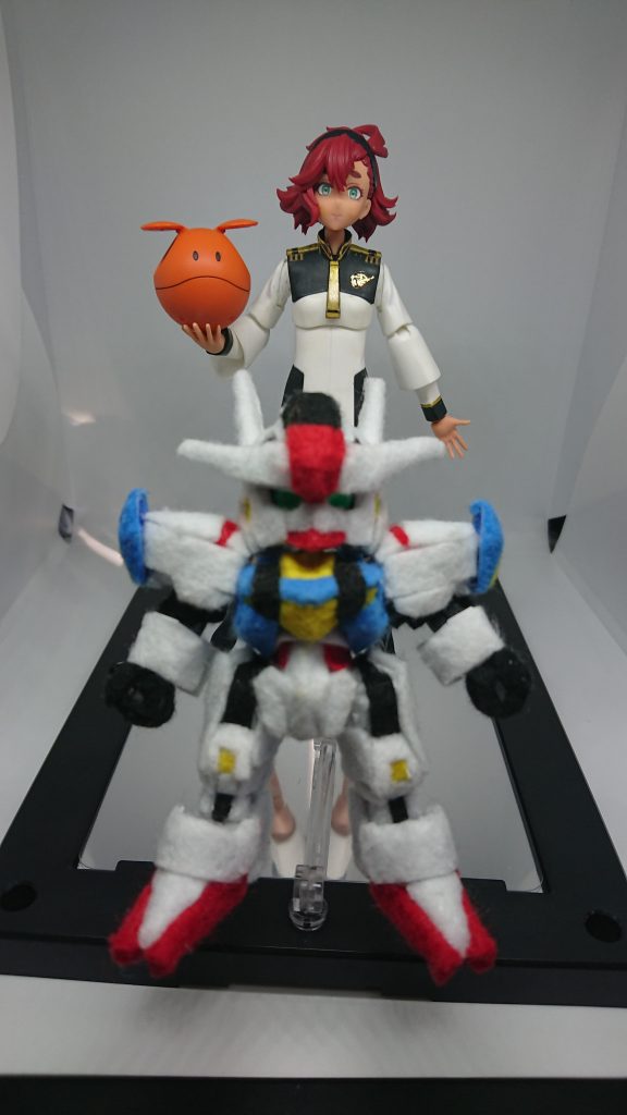 以上、今回は水星の魔女セットで提供させていただきました。どちらも良いキットでした。ガンプラとしてもアニメ作品としても「水星の魔女」は注目の一品で今後が実に楽しみです。余談今作の裏設定この件以降、真夜中の校内でこのモフリアルが徘徊しているという噂。それもスレッタ・マーキュリーに危害を加えたとされる生徒の寮の近くで目撃されたという噂の噂である。