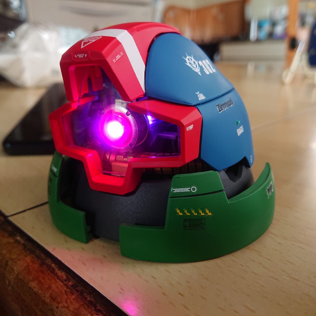 制作まで時間かかったので、バタバタ塗装してLED組んだドムヘッドをお渡しの際にオマケで付けたら喜んでもらえました♪閲覧ありがとうございました(^^)