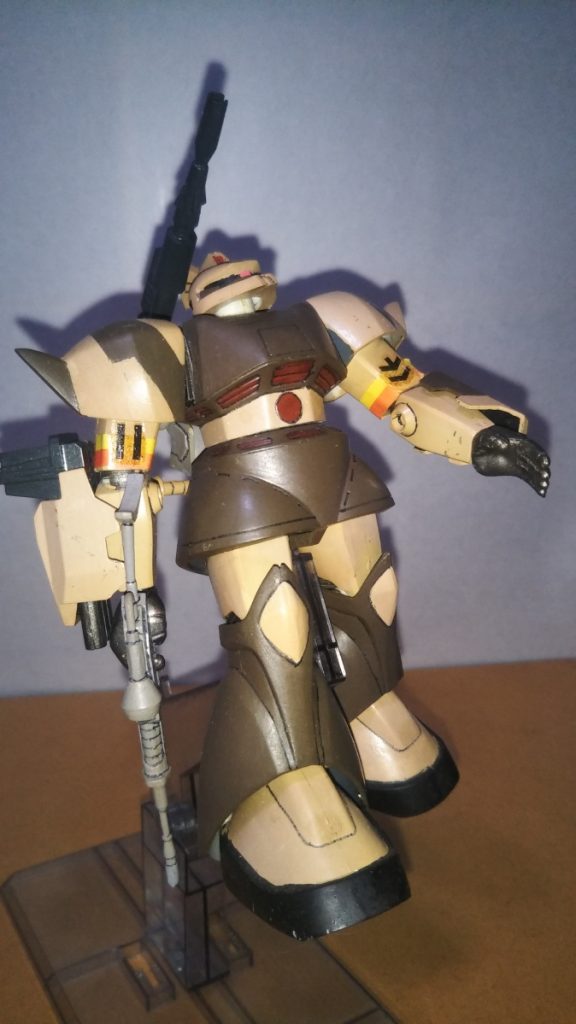 　最後までご覧いただきありがとうございました。　このキットを購入したのは、当時母親が務めていた職場の近くにある模型屋でした。　ちょうど再販の時期だったのか、店内には雑誌やネットで見かけたことはあったものの、店頭では一度も目にすることができなかった憧れのMSVキットが山ほど積まれており、大興奮しながらこのキットを購入しました。　その模型店には２０年たった今でもお世話になっており、思えばこのキットがお店との運命の出会いのきっかけだったな、と懐かしくなりました。　最後になりますが、本作品をご覧になっての感想などいただけますと幸いです。　さて、ここでいくつかお知らせをさせてください。　次回の投稿ですが、去年の秋ごろに投稿した５０投稿目記念作品「辞令。第０４MS小隊を、オデッサ基地防衛に派遣する」の前日譚にあたるショートストーリーを、モーメント機能の方に投稿させていただきたいと考えています。そちらも是非、ご覧ください。　また、個人的にガンスタ内で「夏だ！水着だ！！水陸両用モビルスーツだ！！！」という企画を毎年夏に（勝手に）行っていたのですが、今年は私のSNS疲れとガンプラ製作のモチベーション低下により、実施することができませんでした。なので、何とか今年度中にはお届けできるよう頑張ってみたいと思います。「いや、全然夏じゃないやん」というツッコミには、きちんとお答えできる屁理屈、いや、申し開きも考えておりますので、どうかご期待ください。