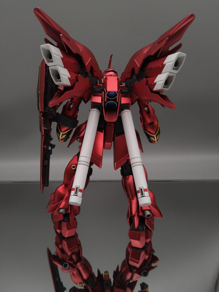 自分なりにはうまくいったんですが フレキシブルスラスターのところ見たらわかると思いますが クリアカラーを均一に塗るの難しい…気がついたら色が濃くなりすぎてたり😒あと盾!盾のエングレービング難しすぎでしょ…拭き取るところが凹って❗難易度高すぎ😅