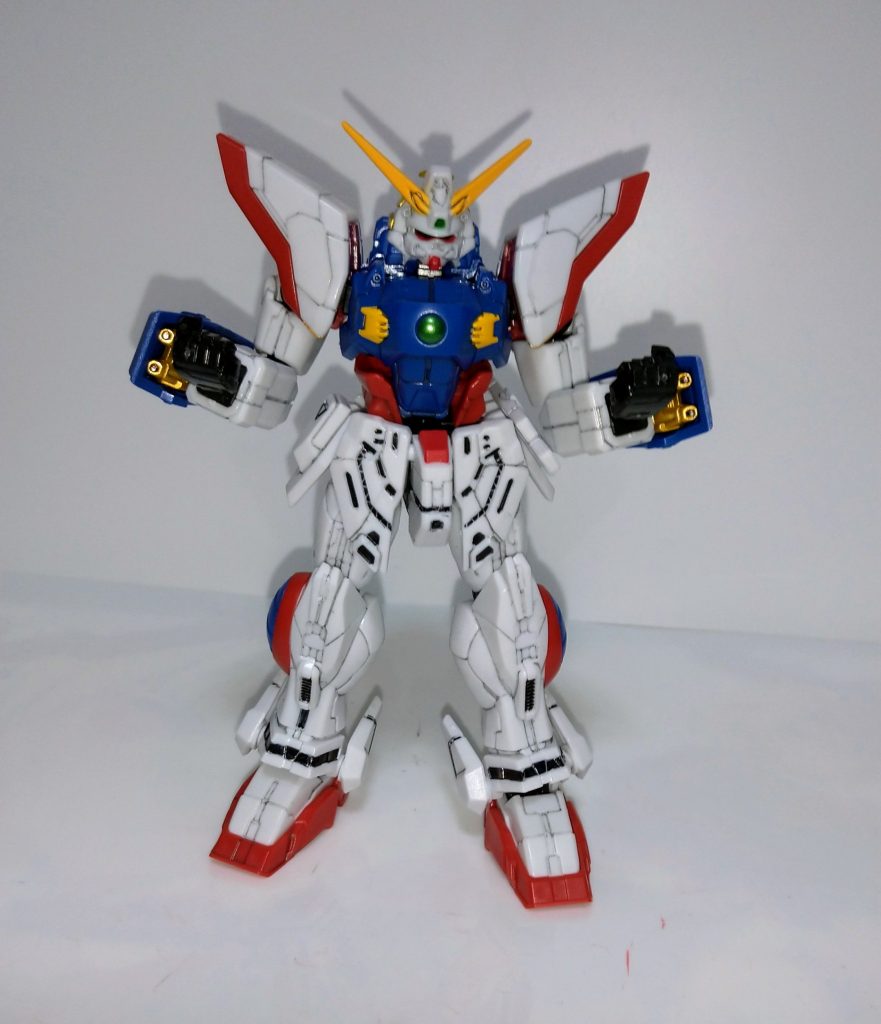 まずはシャイニングガンダム。墨入れしただけでこの出来栄え。