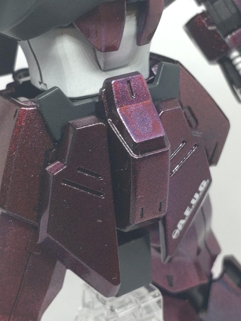 フンドシ部分は重ね塗りがうまくいかずにブルーが透けてしまったが、そのままスルーしました。