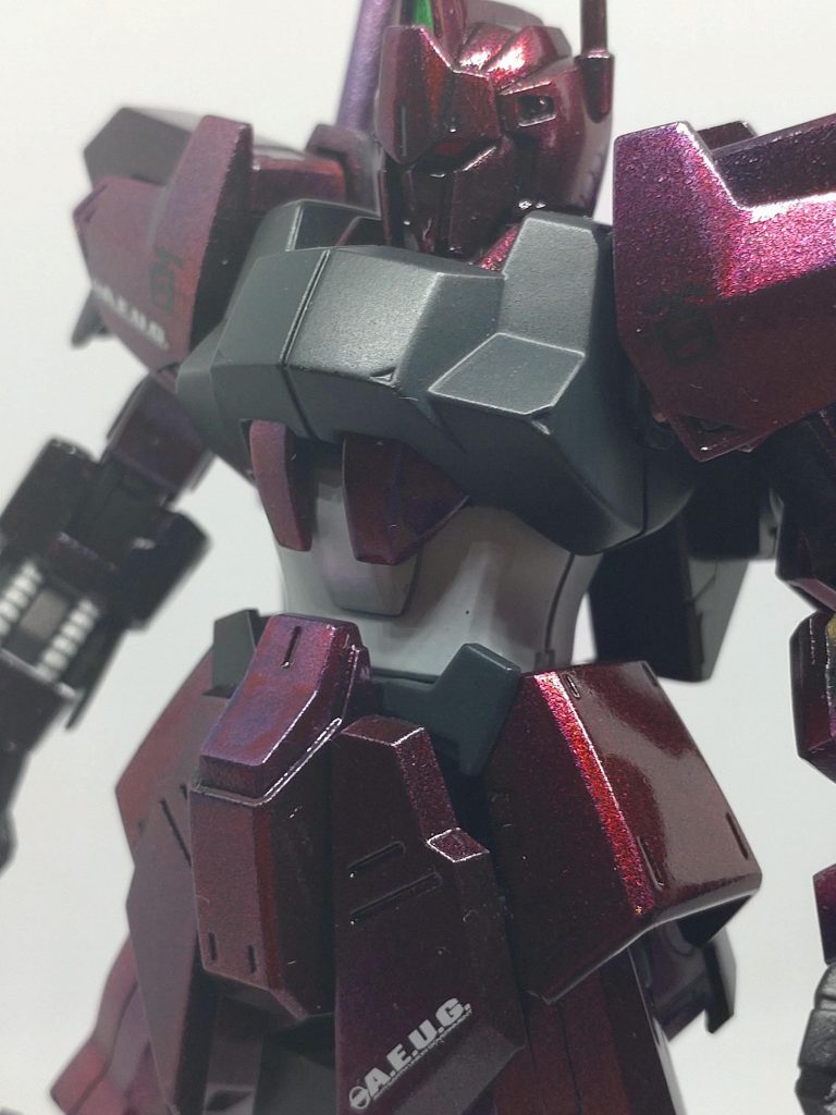 肩の百式のデカールが目立たなくなってしまいました。