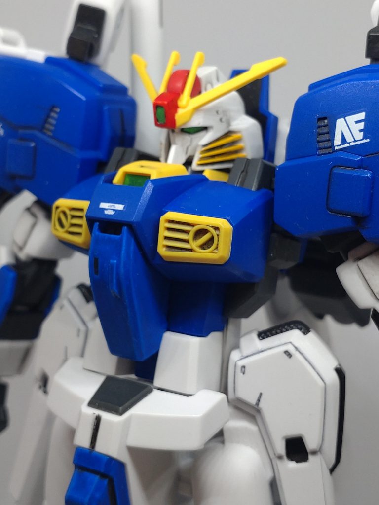 老眼の私には頬の黄色部分の塗り分けが大変でした。