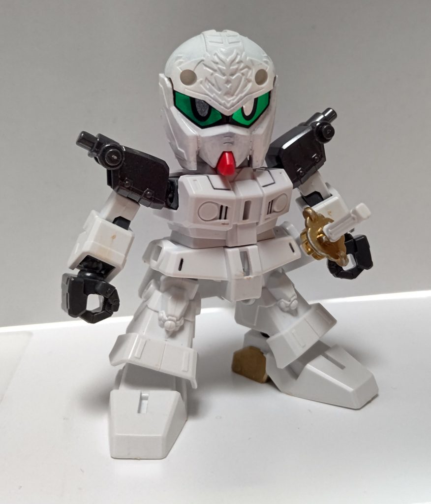 軽装態はこちら。頭は轟大帝のをガンダムマーカーニューホワイトで塗装しました。