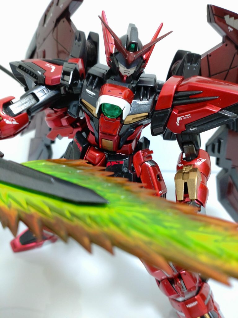 当時まだ充電式エアブラシを使用しており圧力が弱く光沢がなかなか出なかったので苦労しました。それでも初めてのテカテカ具合に感動して興奮したのをよく覚えてます。