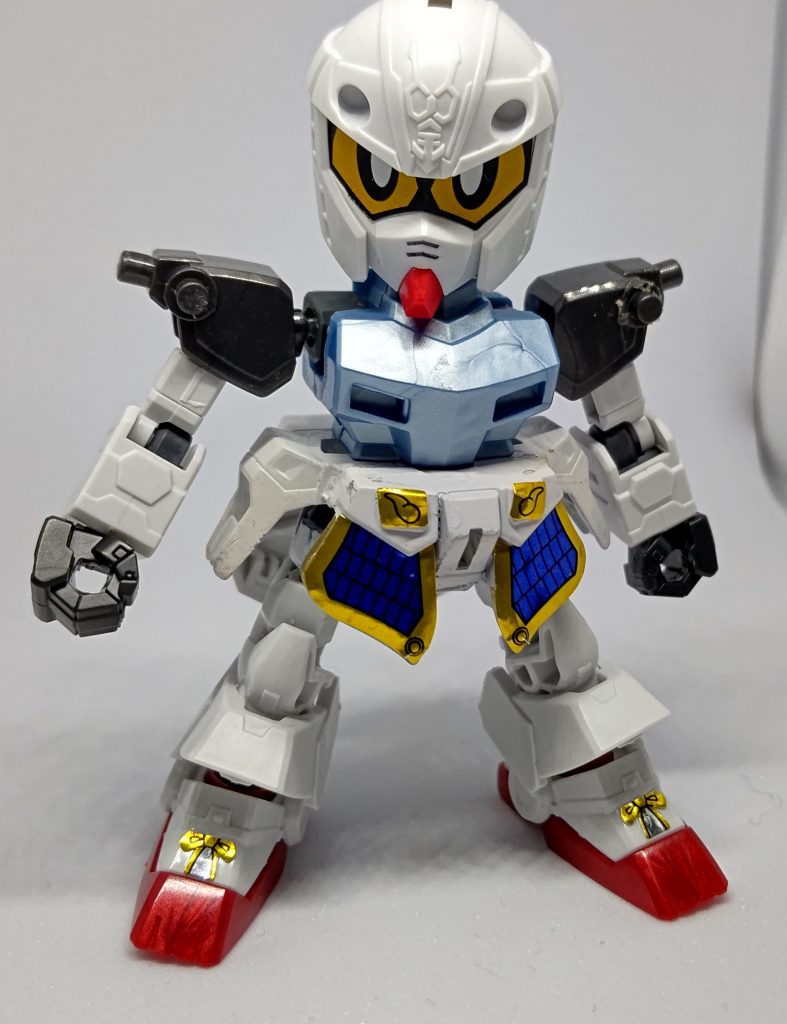 軽装態がこちら。頭と肩はストライク劉備。胴はフルアーマー騎士。腰はハイニューと翔烈帝龍装をニコイチ。足の構造は項羽ターンXと同じです(見てね)。