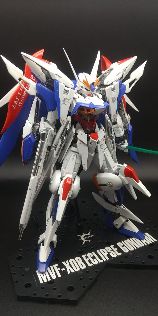 ビームライフルをHi-vにビームソードをウイングガンダムを持たせました。 