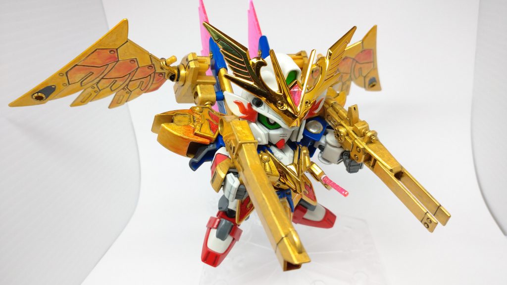 目牙閃光銃(メガビームライフル)と目牙光爆星(メガビームバスター)はクリアイエロー等を使わずゴールド一色に。その方が武器らしいかなと。