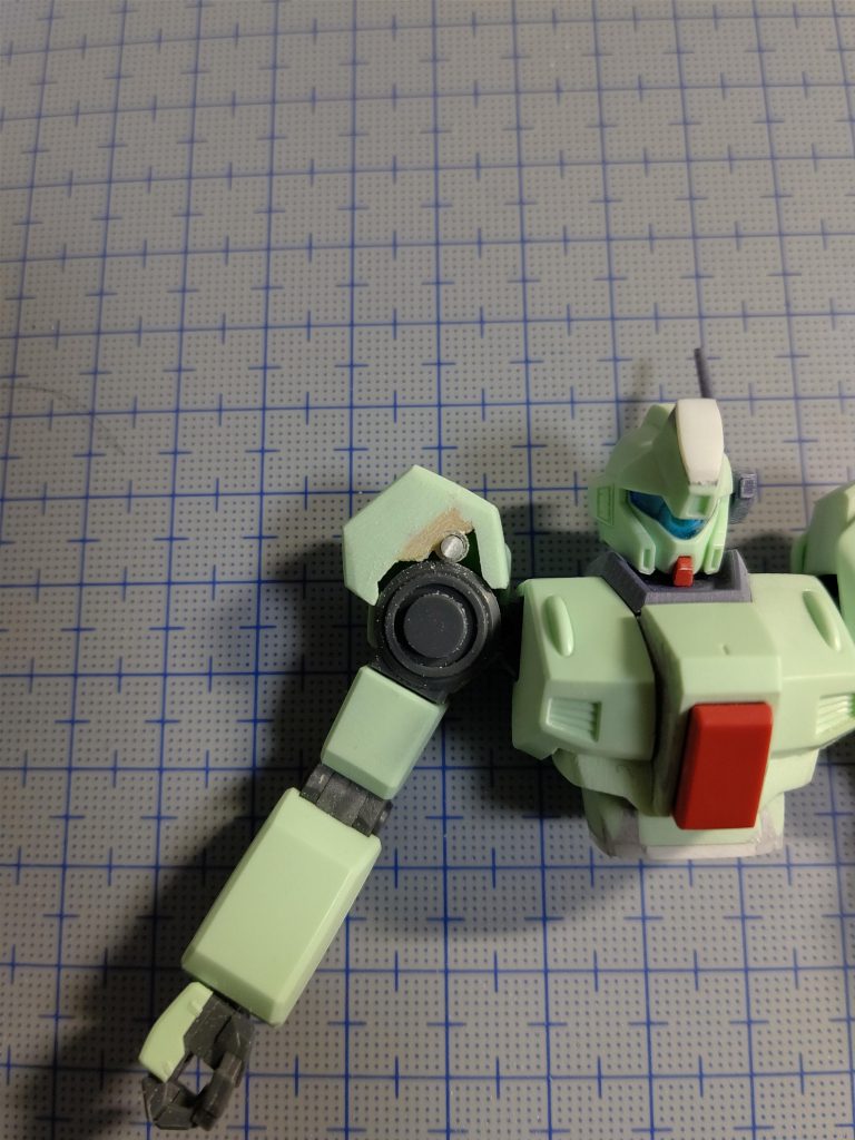 上半身の改造箇所肩の小型化と腹部の延長＆シェイプアップがメインです