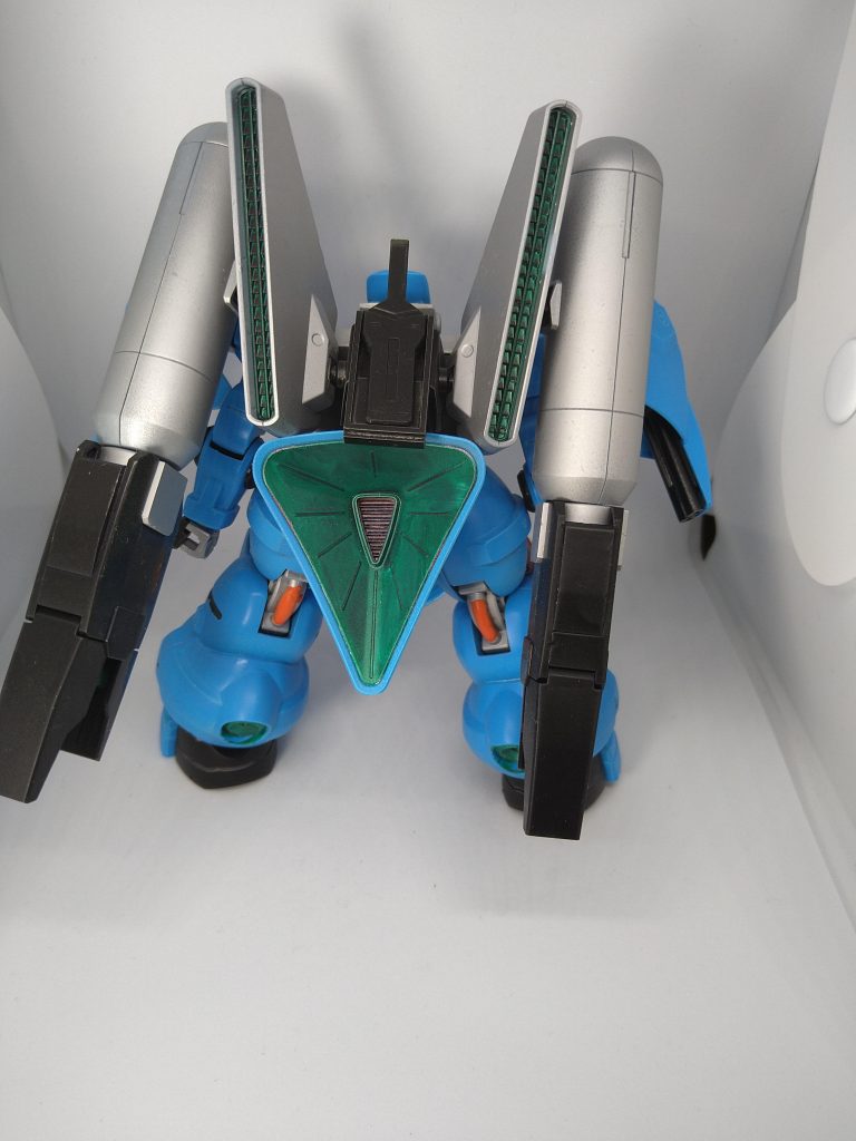 背面は強力な推進力を採用、重力下でも飛行が可能です(バイアラン・カスタムのそのままくっつけてるから)