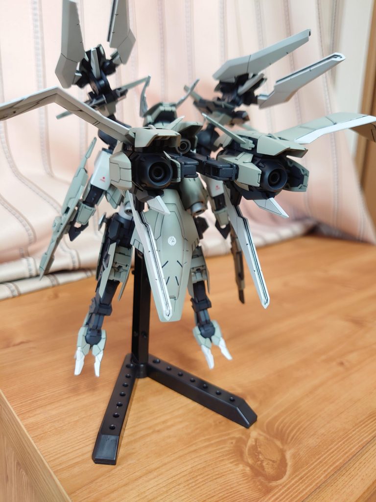背面。