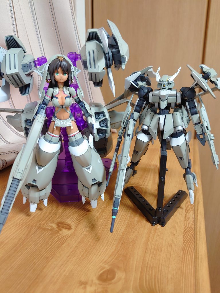 色々とデカいシタラVer.ガネーシャとツーショット。