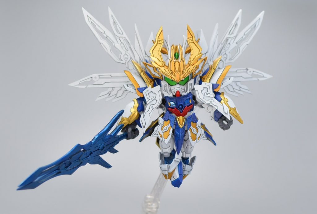 ウイングといったらやっぱり飛行かなと思いまして。剣も巨大化させています。