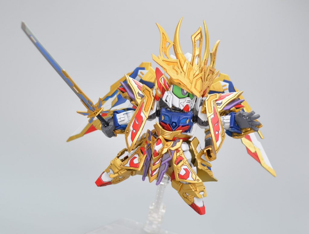 飛行形態もできますがこっちの曹操ウイングは地に足付けている姿が個人的には好み。