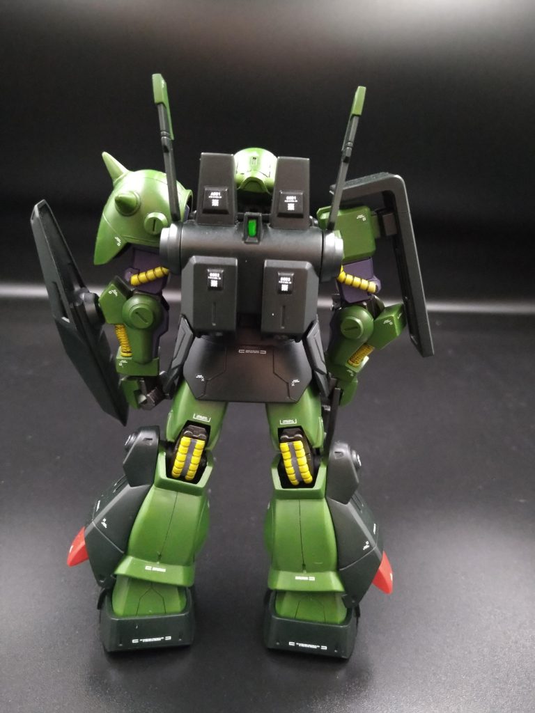 最初は太いなと思いましたが、見慣れました