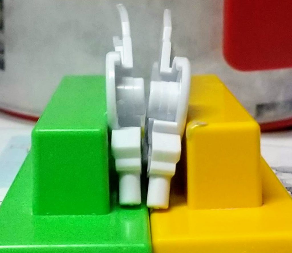 バックパックの展開を拡張してもっと開ける様に切り欠いてみました