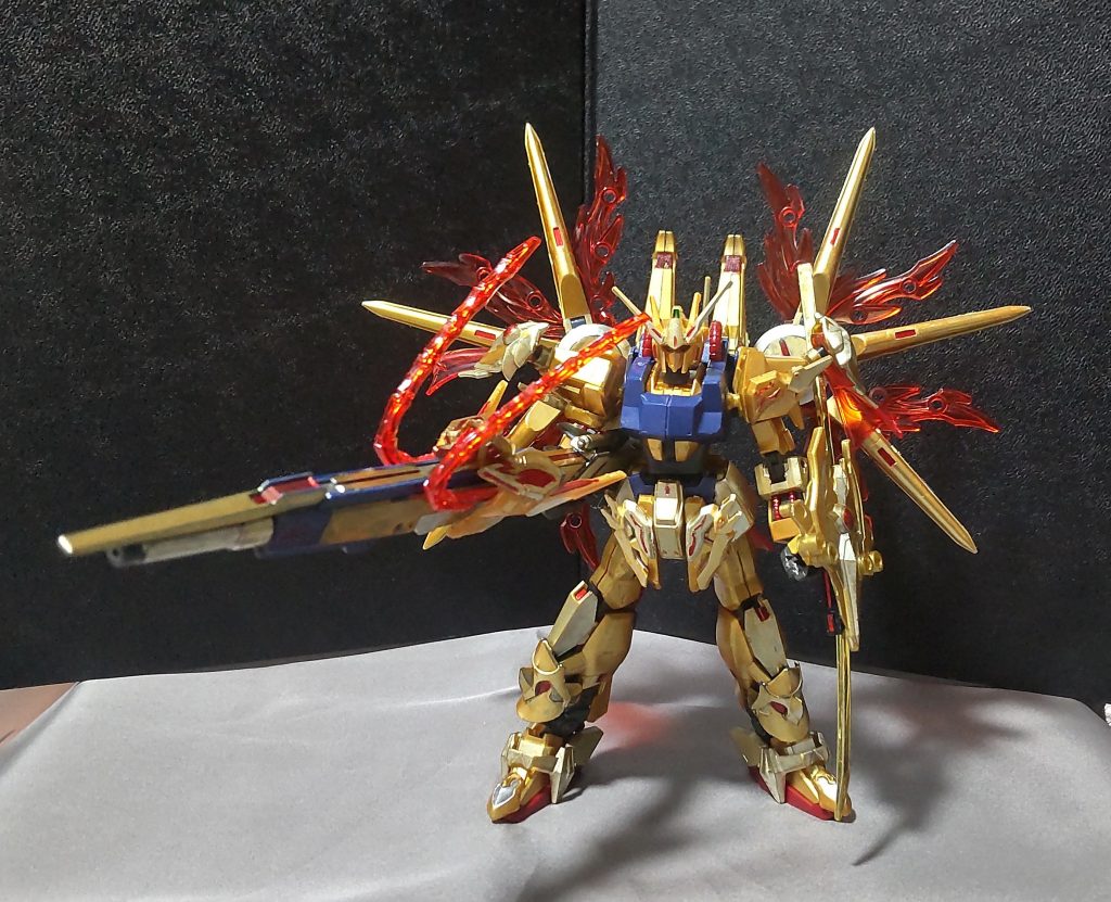 当初はサイコミュ兵器を……と考えていましたが、百式といえばメガバズーカランチャーということで、今回の形に落ち着きました。以上です。ご閲覧ありがとうございます。