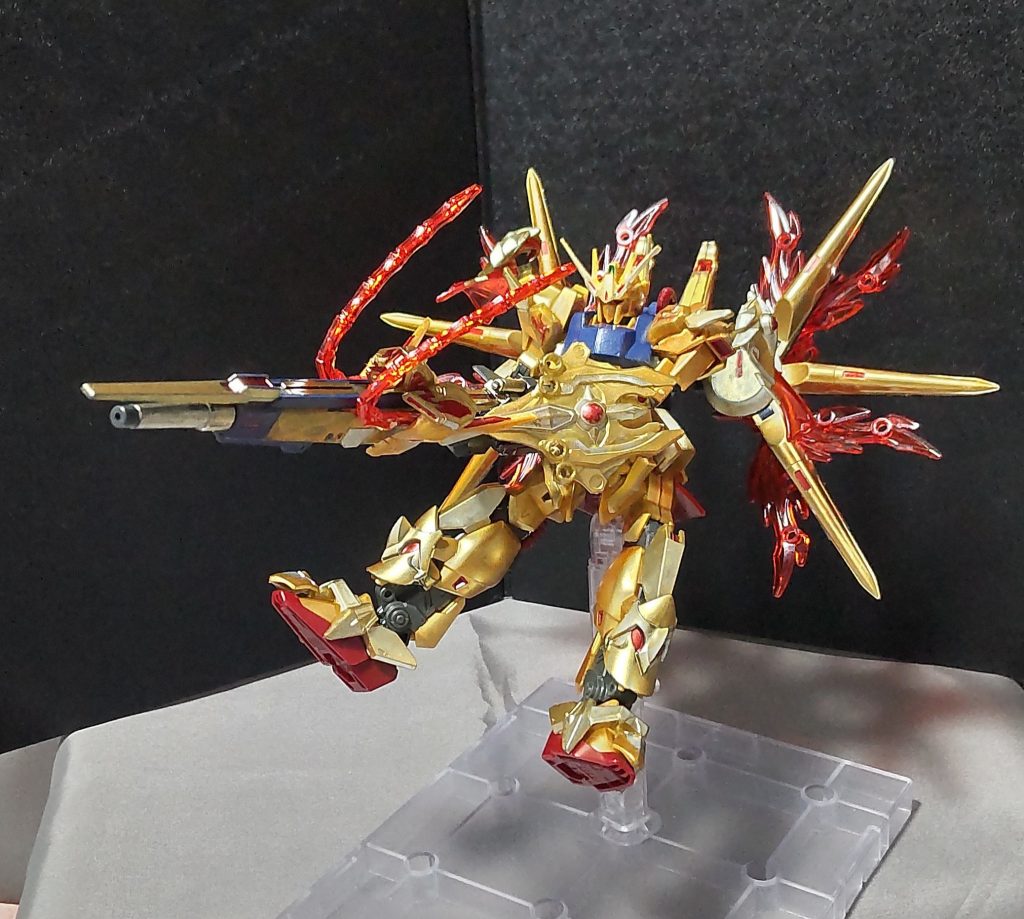 元ネタはガンダムXのサテライトキャノンですね。こちらは太陽エネルギーを出力にしているので、ひとりソーラ・レイといったところですか。