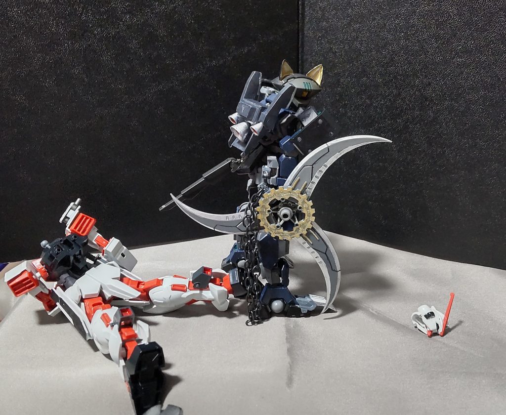 最期には首を取られてしまうという残酷な技。ガンダムファイトだったら失格に持っていかれるので、この技を食らうことは絶対あってはならない。