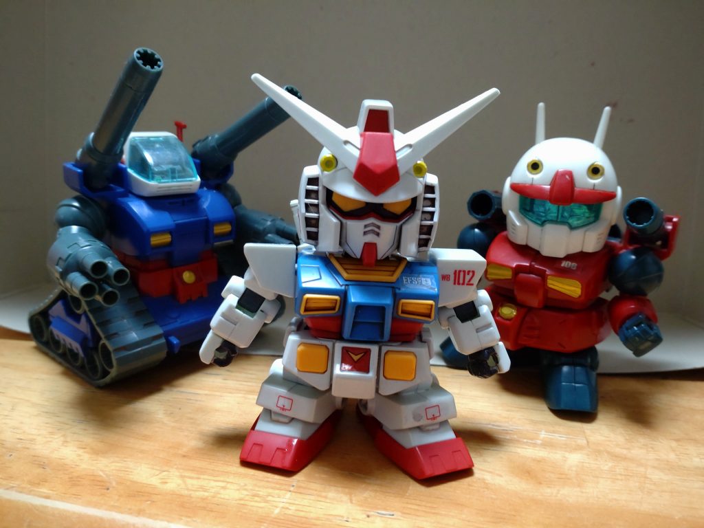 キャノンとタンクは数十年前の代物。箱入りで良くもっていたものだ。