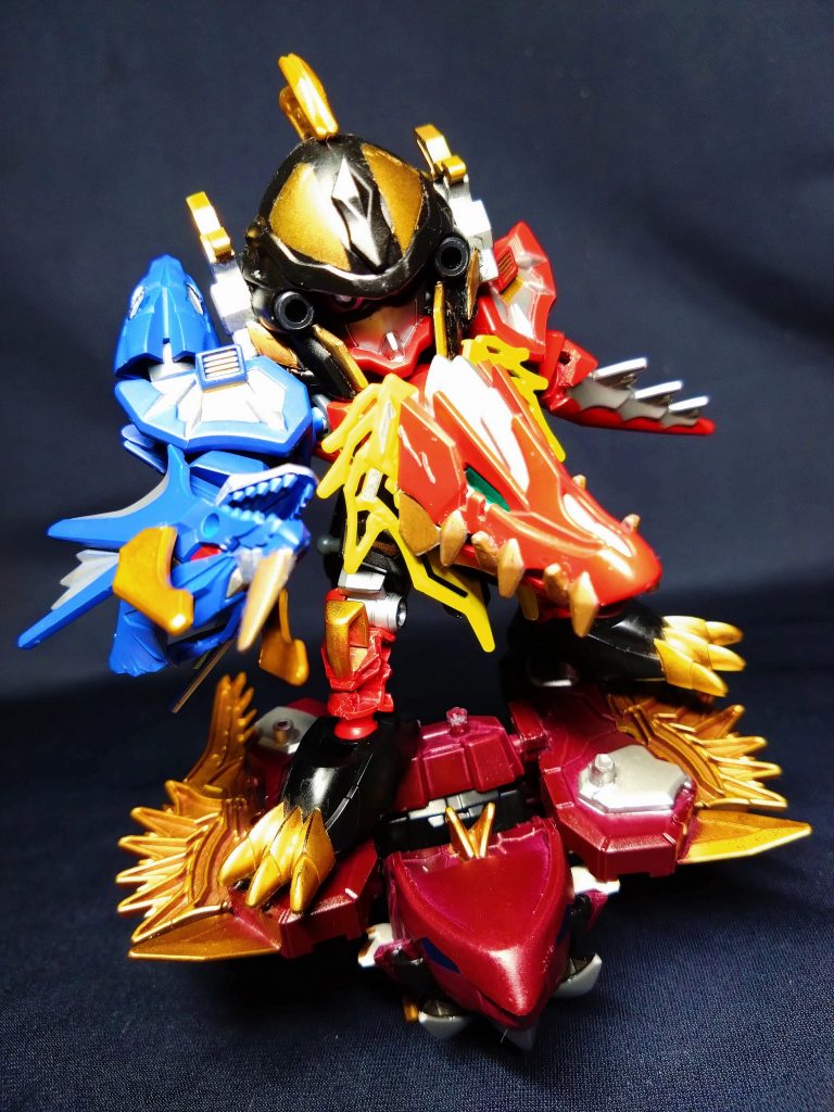 ステゴスのピンに足裏の凹を挿すのでこちらも良バランス。所詮土台ですが、下駄とは違うカッコよさがあります。