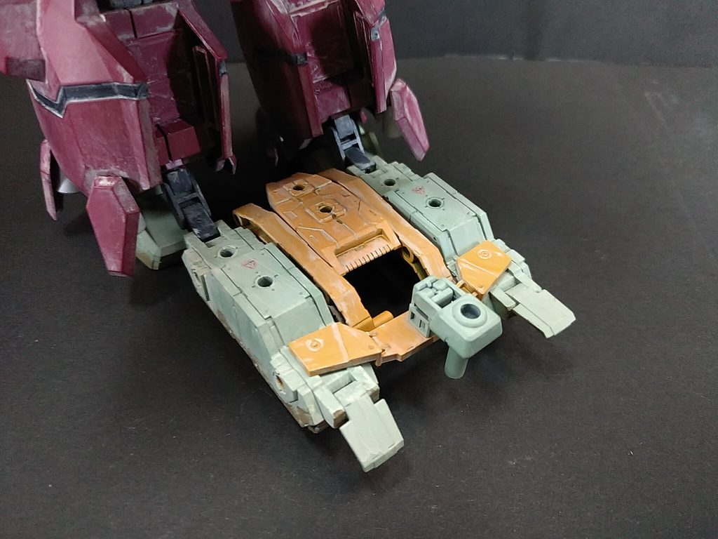 左右の履帯を固定する事で･･･