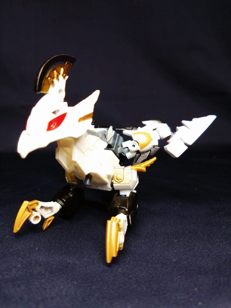 まずは分離形態から。トップゲイラーがモチーフのザウラーゲイラーです。翼と腕がキラーランダーの手足に、胴体は武器になります。