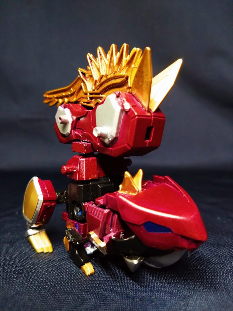 合体仕様上ステゴスも何か載っかってるだけに見えますが、なんと言おうとステゴサウルス。なお、ゲイラーとステゴスはガンドランダーのザウラー一族と同じタイプの生物です。