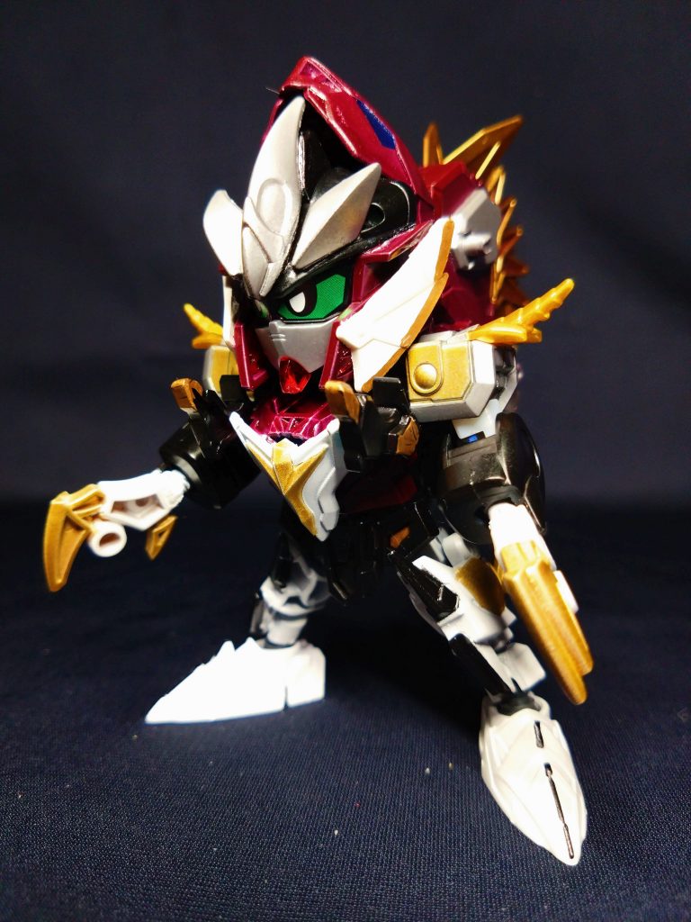 キラーランダーは恐竜らしく、原作での必殺技 デスコンバッションと同じ前屈みをデフォルト姿勢にしました。