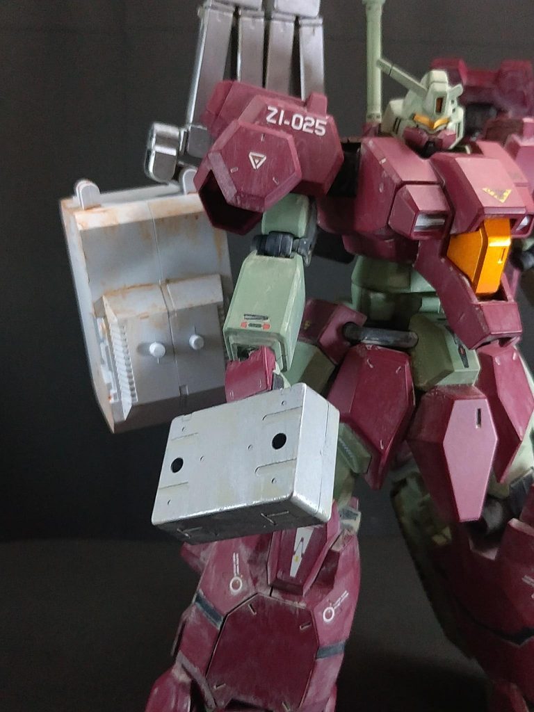 30MMのコンテナに付属のアタッシュケースも製作しました。