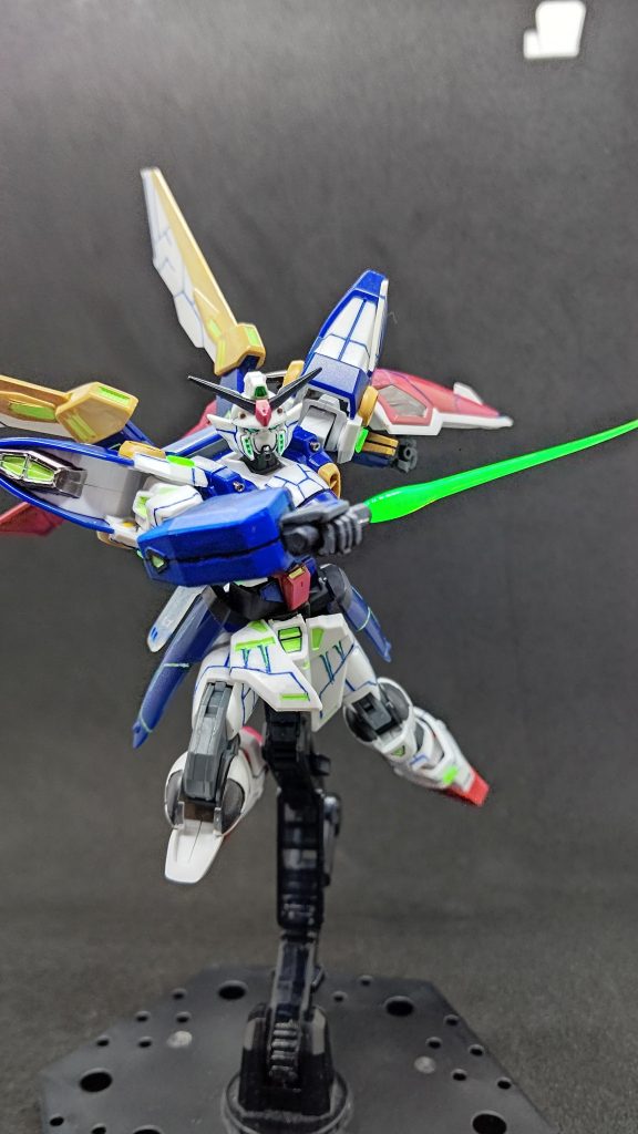 ビームサーベルを抜刀!!「早まるな....若者よ....」