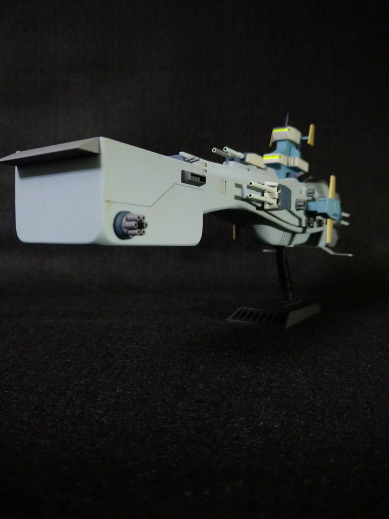 今回は(何と)初めてプラ板・エポキシパテ・真鍮パイプなどを使ったので、対応する為、電動ヤスリやノギス、ピンバイスなどを購入、ウチの工房も一気に文明開化しました(笑)。。。二度と使わない気もしますが(笑)