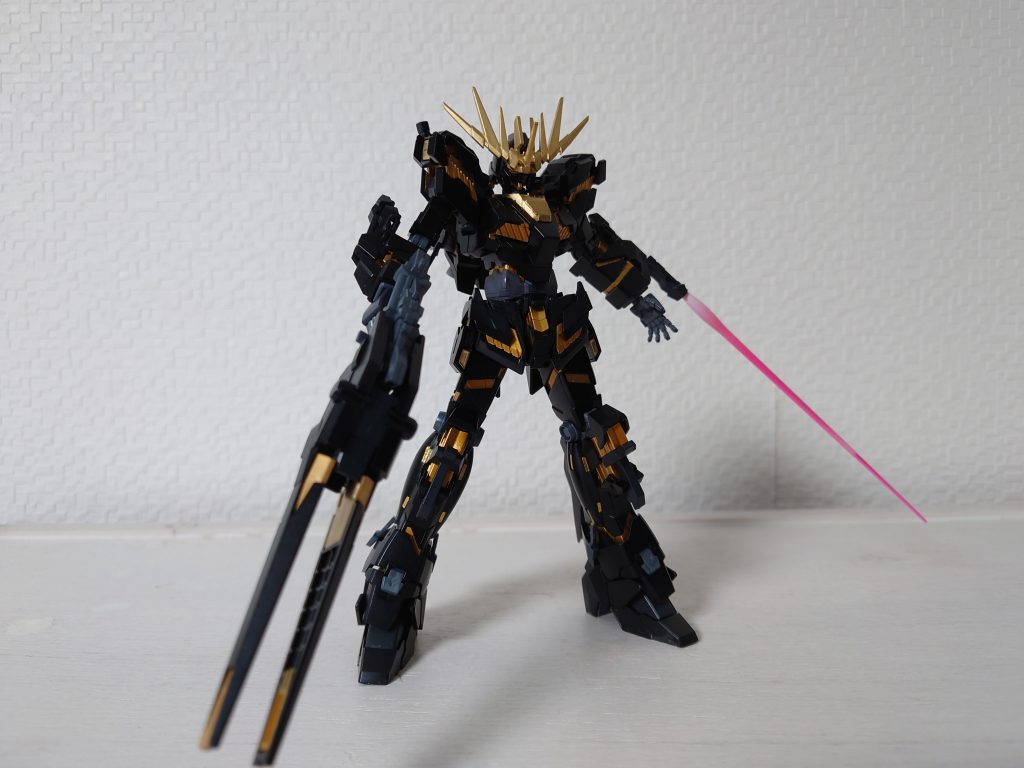 ビームトンファー根本を白くし、グラデーションのようにしています。